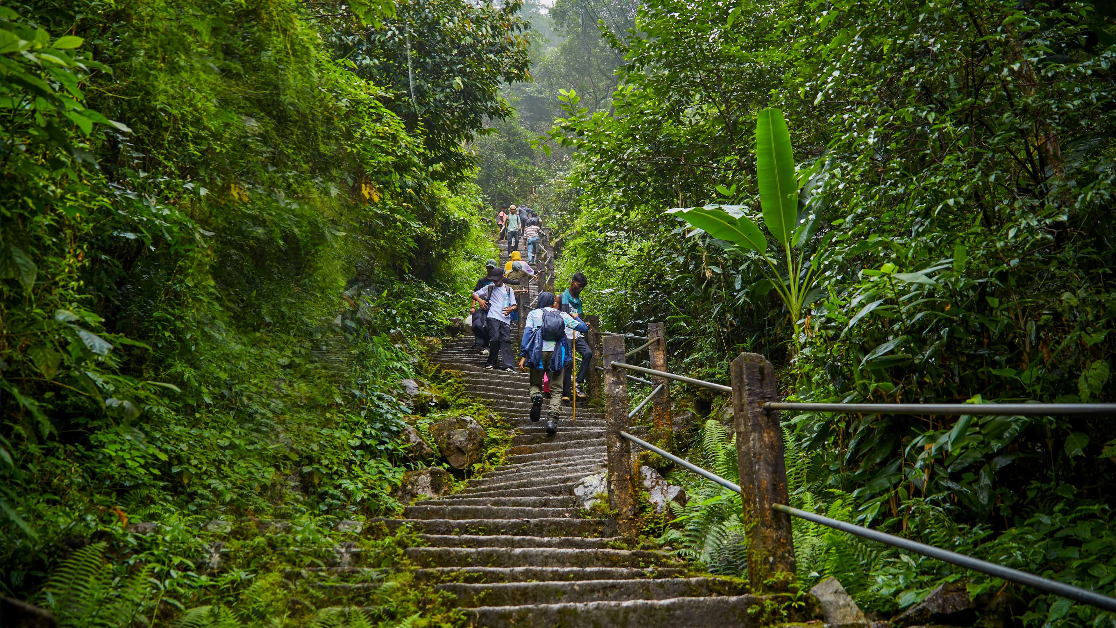trek in meghalaya